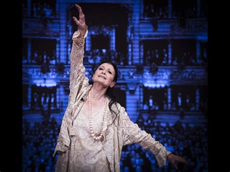 Avrebbe compiuto 85 anni il prossimo 20 agosto. Scala: torna Carla Fracci con due masterclass su Giselle ...