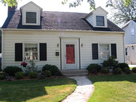 Jan 21, 2018 · i found a vinyl color (norandex beige) that is close to navajo white but i am unsure whether navajo white is a good fit for dark navy blue shutters or even whether navy blue shutters are a good exterior color choice. Cape Cod before and after | House exterior, Cape cod style ...