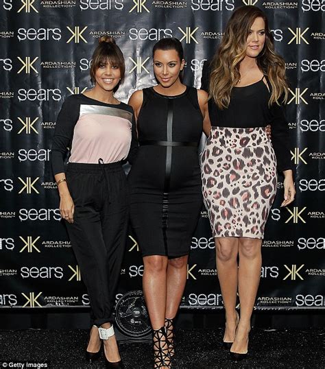 Kourtney Kardashian Shows Off Her Slim Figure In Skintight Fitness Gear