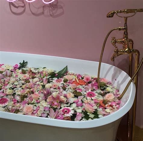 🌸🌸 Pin Bigbuttbrii Bath Aesthetic Flower Bath Dream Bath