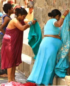 Indian Saree Removing Pics Aunty Open Blouse And Petticoat