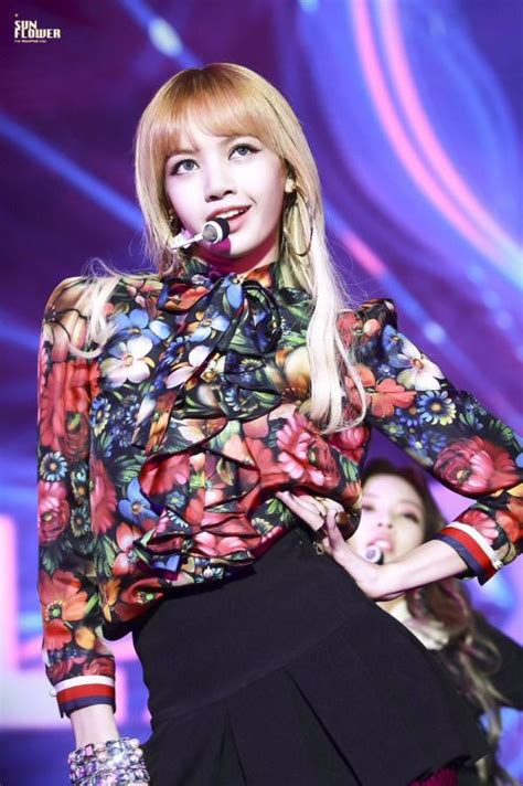 Blackpinkofficial Blackpink Lisa Performance Outfit Kpop Girls