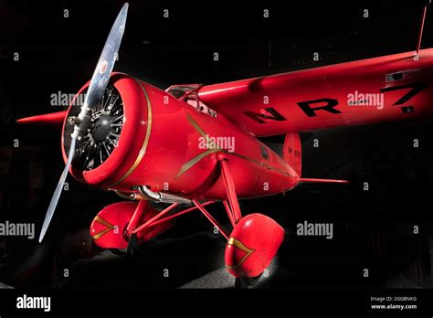 Red Lockheed 5b Vega Hi Res Stock Photography And Images Alamy