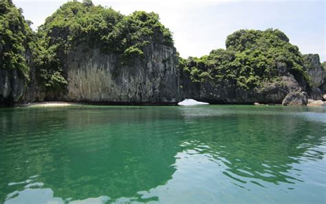 Ba Trai Dao Islets And Beach Guide To The Three Peaches In Halong