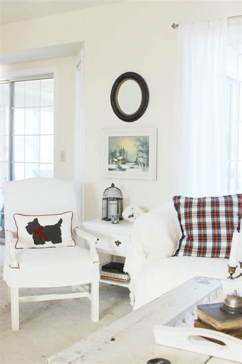 Happy At Home Black And White Cottage Style Living Room