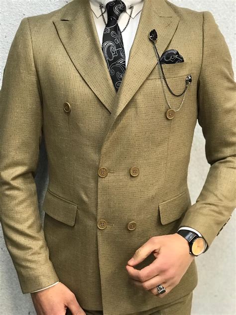 As someone who works in a store that caters to men's suits. Buy Golden Double Breasted Patterned Suit by Gentwith.com