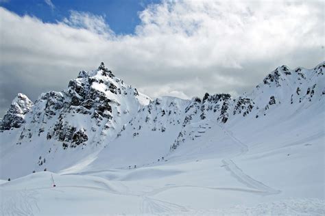 5184x3293 Skiing Skier Jump Mountains Snow Wallpaper