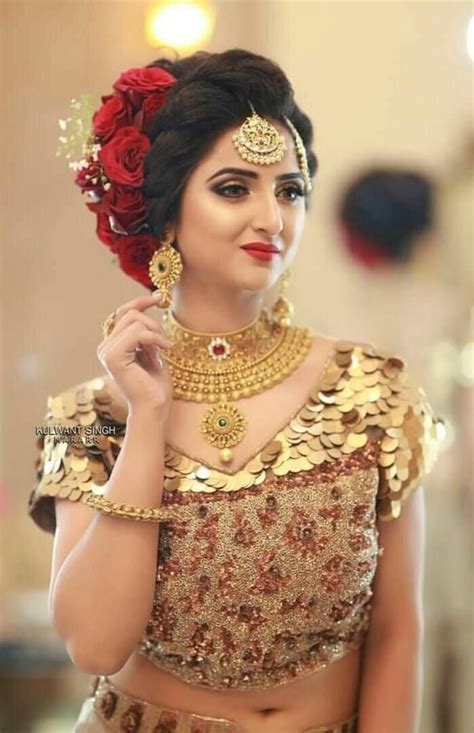 Stunning Bridal Gold Necklace Designs For The Swoon Worthy Brides Of