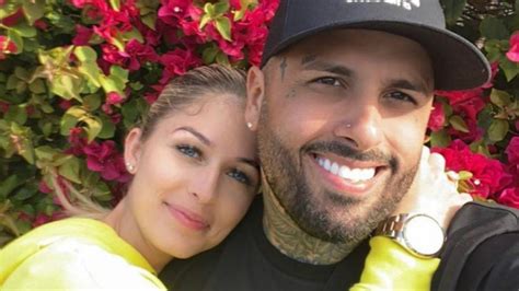 Así Va El Romance De Nicky Jam Y Su Novia La Modelo Cydney Moreau Tbc Eeuu El Portal De