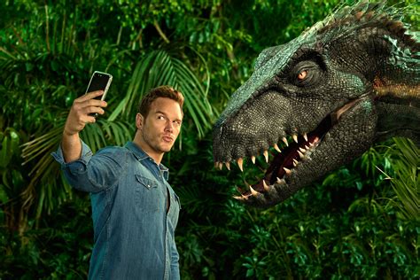 Chris Pratt In Jurassic World Fallen Kingdom Entertainment Weekly
