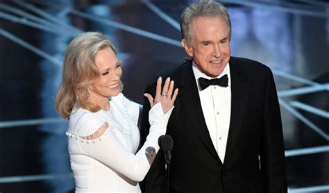 Watch Warren Beatty And Faye Dunaway Announce Wrong Best Picture Winner In The Most Awkward