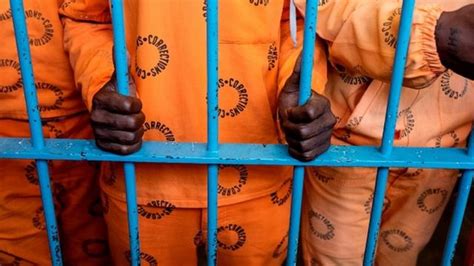 Coronavirus Protestations Dans Les Prisons Sud Africaines BBC News