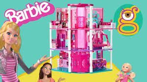 ¡cuando la imaginación de los jóvenes se traslada a la barbie dreamhouse, convierten esta increíble casa de muñecas en un espacio de ensueño! Resultado de imagen para la casa y el parque de chelsea | Juguetes de barbie, Juegos de barbie ...