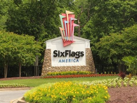 Six Flags Ride Shuts Down Video Shows Structure Shaking Report
