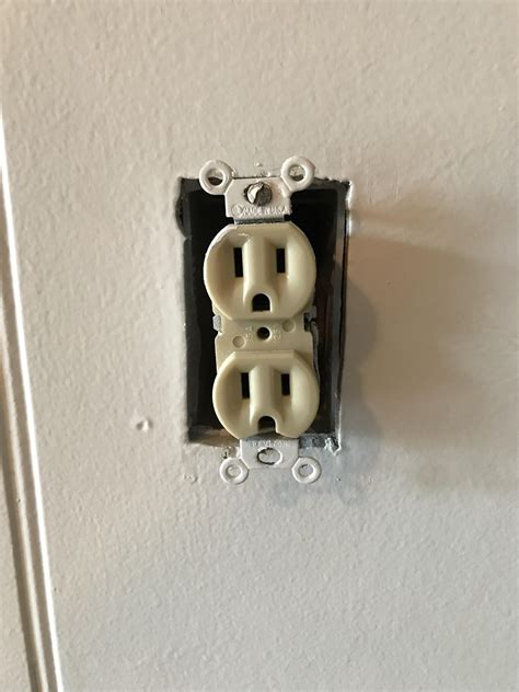 Changing Half Hot to Full Hot Outlet - Help Needed : electricians