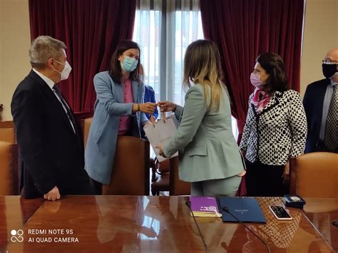 Σε νέα διευκρινιστική εγκύκλιο, η υφυπουργός παιδείας σοφίας ζαχαράκη, επισημαίνει ότι η αποτύπωση. Στο Αργοστόλι η υφυπουργός Τουρισμού Σοφία Ζαχαράκη ...