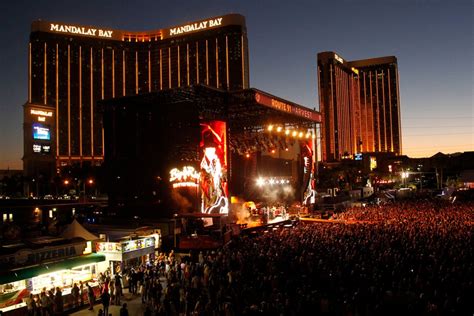 On This Day Oct 1 Las Vegas Shooting Leaves 58 Dead