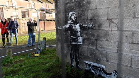 As his crew fled from. El último Banksy podría ser adquirido por más de 110.000 euros