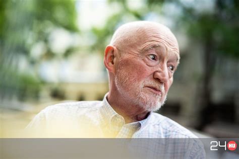 Hamut kell szórnom a fejemre. Nádasdy Ádám kapja idén az Aegon Irodalmi Díjat | 24.hu