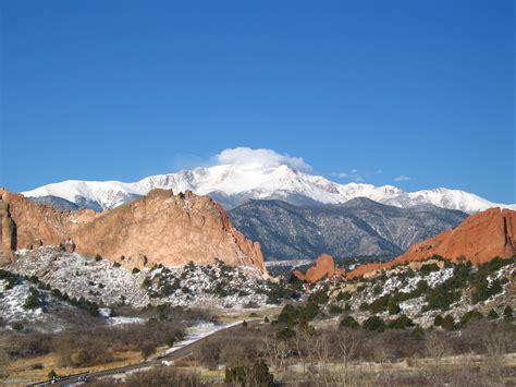 Filepikes Peak From The Garden Of The Gods