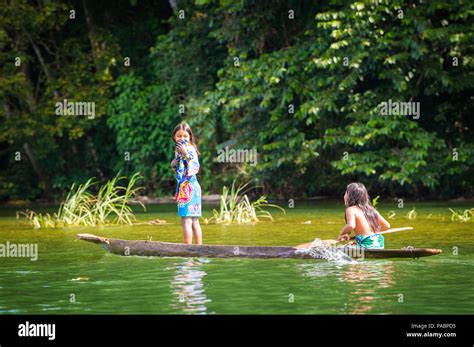 Two Embera Indian Girls Hi Res Stock Photography And Images Alamy