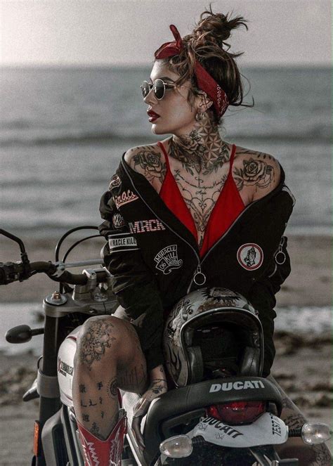 Pin By Linsey Foster On Parfou Cafe Racer Girl Biker Photoshoot