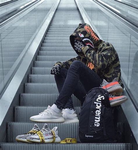 Hypebeast Supreme Yeezys Off White Bape In 2020 Urban Fashion Hypebeast Outfit Urban