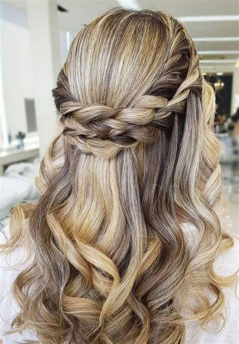 Beautiful Prom Hairstyles That Ll Steal The Night Best Prom