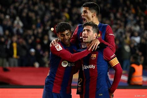 Barcelona Boekt Nipte Zege Op Almer A Na Twee Goals Sergi Roberto Wel Nl
