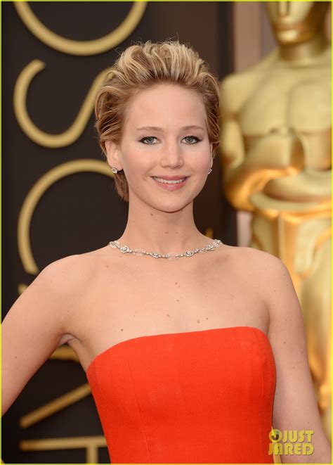 Jennifer Lawrence Oscars 2014 Red Carpet