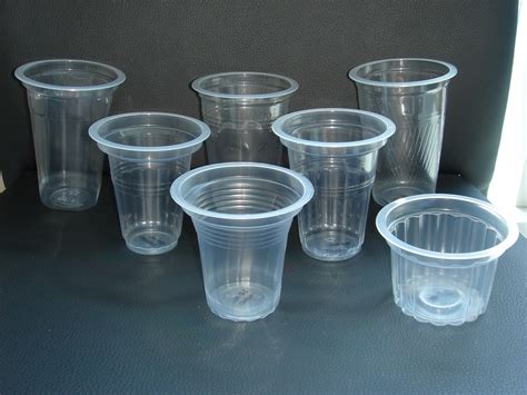 Gambar gelas merupakan salah satu alternatif dalam memilih gelas. Kerajinan Dari Gelas Plastik Menjadi Kreatif - Mesin ...