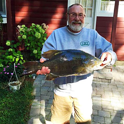 New State Record Smallmouth Bass Landed