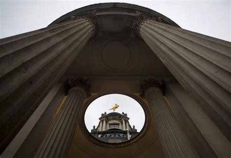 Dovish Bank of England Has Economists Scaling Back on Hike Views ...