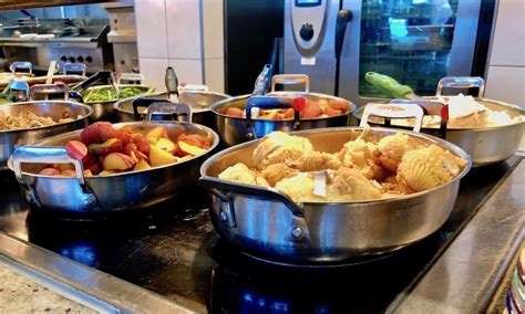 Come For The Canal, Stay For The Food And Entertainment – Cruising The