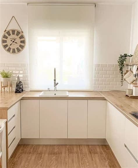 Tentu saja ruangan yang terpapar sinar matahari suhunya lebih panas. Desain Interior Dapur dan Ruang Makan yang Menyatu dengan ...