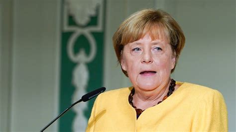 Unesco Würdigt Leistung In 2015 Merkel Mit Friedenspreis Für