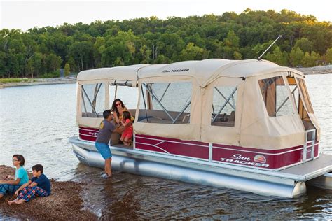 SUN TRACKER Pontoon Learning Center