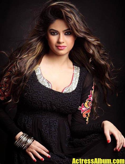 Actress Meera Chopra Latest Beautiful Photos Actress Album