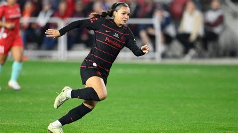 thorns sophia smith named us soccer female player of the year