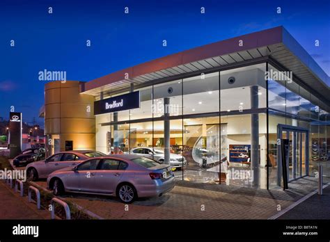 Car Showroom Exterior Hi Res Stock Photography And Images Alamy