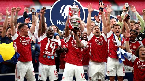 Arsenal Lift Fa Cup After Beating Chelsea And Their Captain Dropping