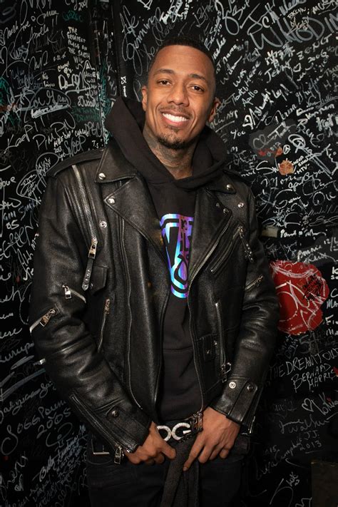 Download Nick Cannon In Autograph Room Wallpaper