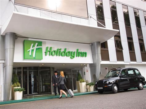 With direct links to the m11 and a120, travelling to and from london and the east of england to the hotel is easy. West London Hotel: Holiday Inn London - Kensington Forum