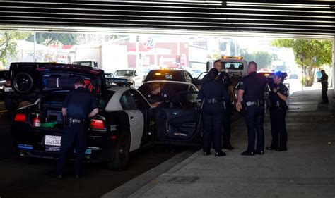 Suspects In Custody After Vehicle Pursuit Ends At Sherman Oaks Galleria Daily News