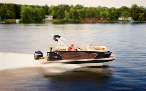 Larson Pontoon Debuts Luxury Pontoon Boat Pontoon And Deck Boat Magazine