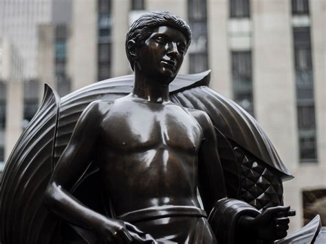 4 Steps To Photographing Statues And Sculptures