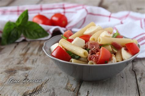 Maybe you would like to learn more about one of these? Pasta fredda con crudo mozzarella rucola e pomodorini ...