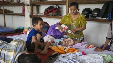 Gunung Agung Kembali Meletus Dan Warga Mengungsi Lagi Bbc News Indonesia