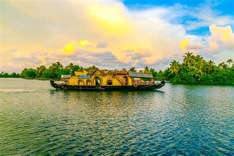 The land where one experience the freshness and warmth of nature in every corner edged by a thread of unbroken beach line, the kerala's heart is composed of intensely green paddy fields and a unique network of rivers and lagoons. Backwater River Cruise Kerala - Kerala River Cruise