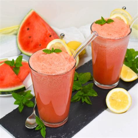 wassermelonen drink mit zitroneneis